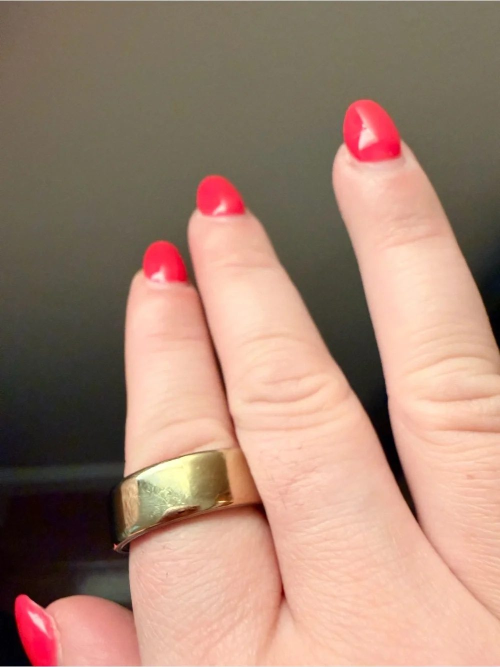 Oura Ring 4 Size 9 with Charger and Charging Case